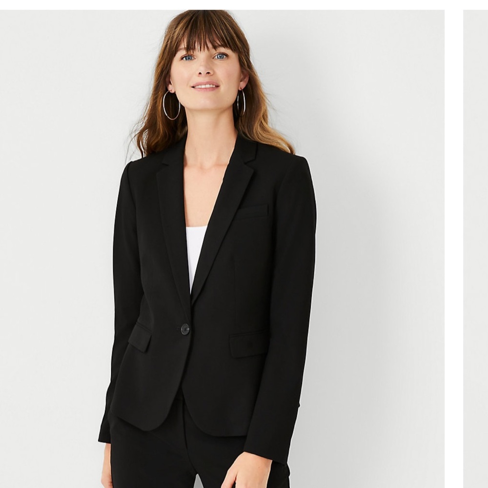 Ann Taylor Black Petite One-Button Blazer in Seasonless Stretch
